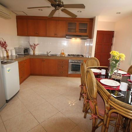 Butterfly Garden Boutique Residence: Luxury Apartments with Spa Baths Pattaya Room photo