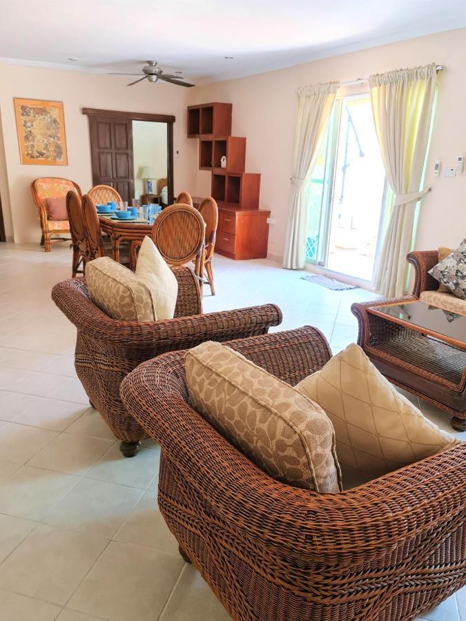 Butterfly Garden Boutique Residence: Luxury Apartments with Spa Baths Pattaya Exterior photo