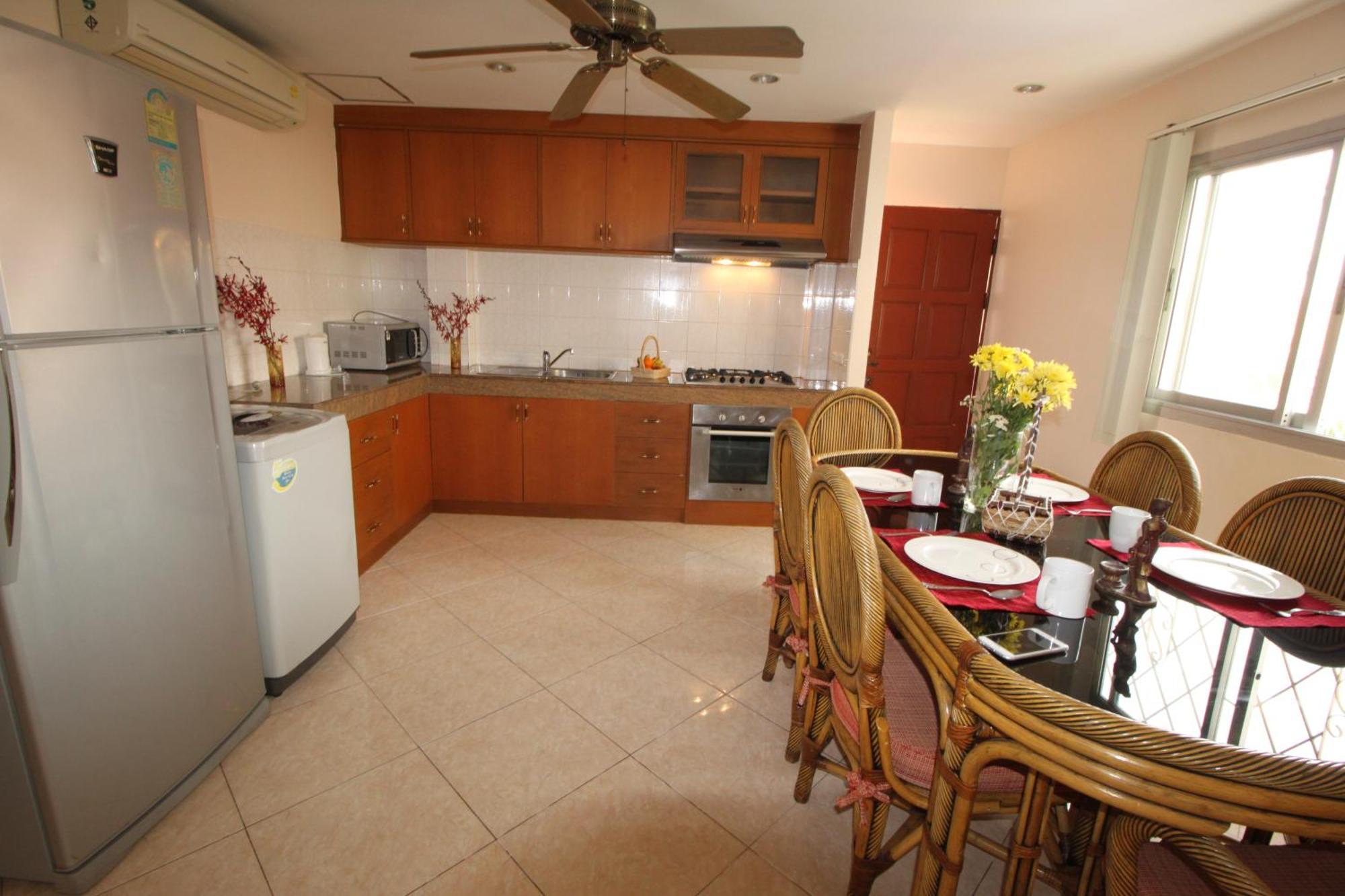 Butterfly Garden Boutique Residence: Luxury Apartments with Spa Baths Pattaya Room photo