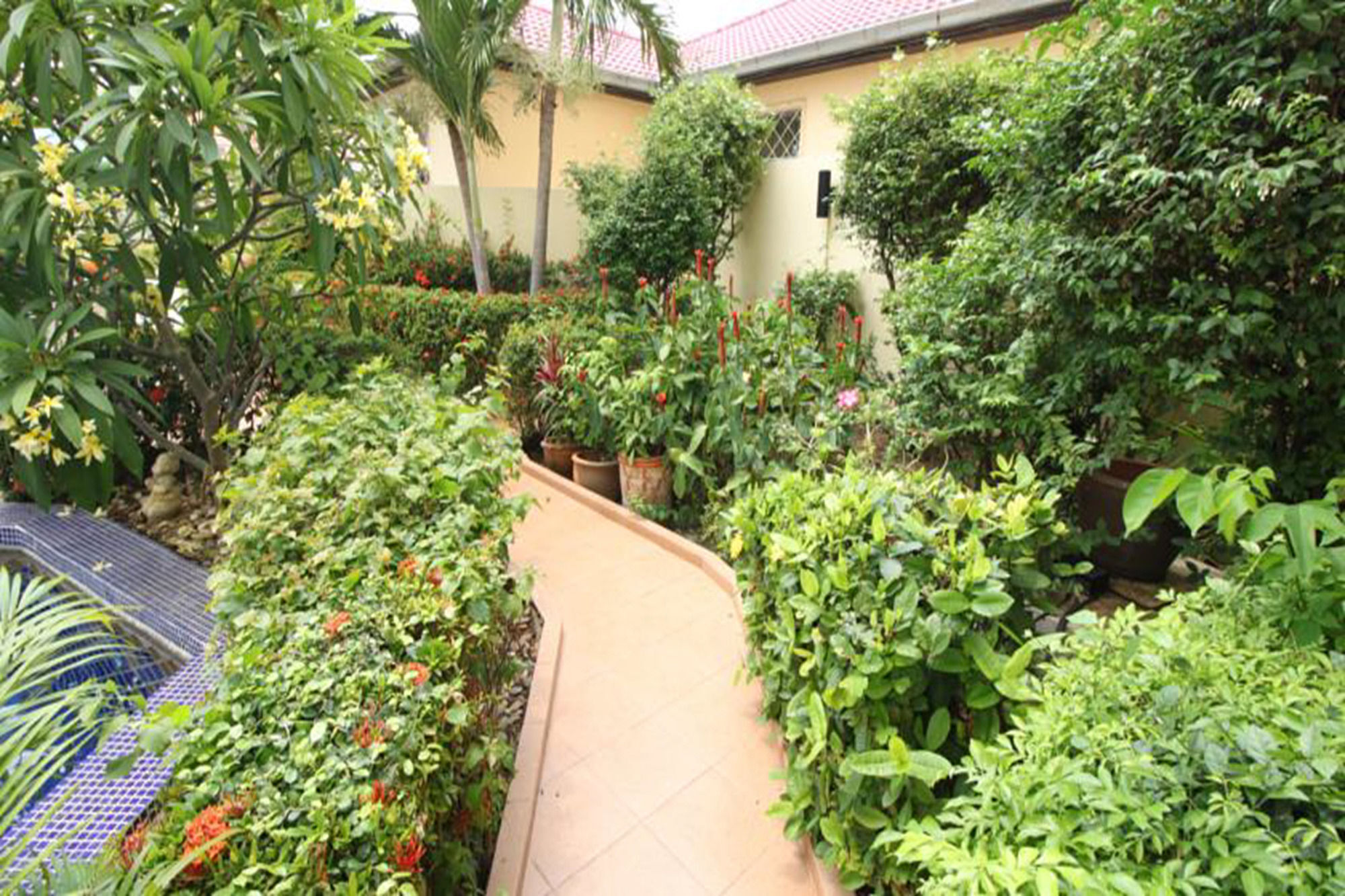Butterfly Garden Boutique Residence: Luxury Apartments with Spa Baths Pattaya Exterior photo